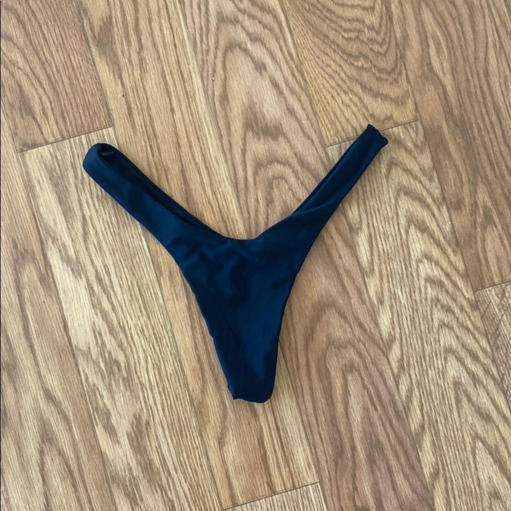 Black thong high wasted bikini